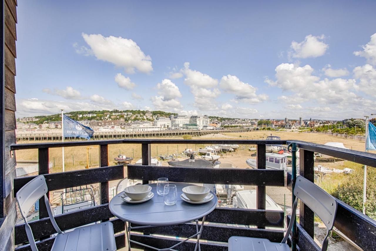 La Rev'Rie - Vue Sur Mer Avec Balcon Deauville Exterior photo